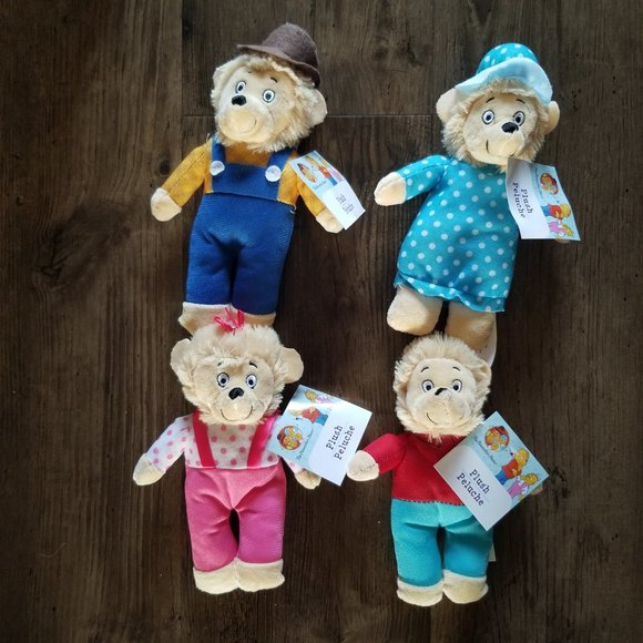 The Berenstain Bears Board Book and Set of 4 Plush - Picture 4 of 11